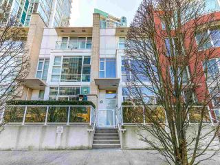 Photo 1: 188 BOATHOUSE MEWS in Vancouver: Yaletown Townhouse for sale (Vancouver West)  : MLS®# R2048357