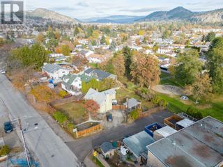 Photo 2: 1485 Highland Drive S in Kelowna: House for sale : MLS®# 10310559