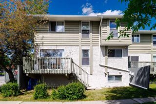 Photo 1: 4 6915 Ranchview Drive NW in Calgary: Ranchlands Row/Townhouse for sale : MLS®# A2144838