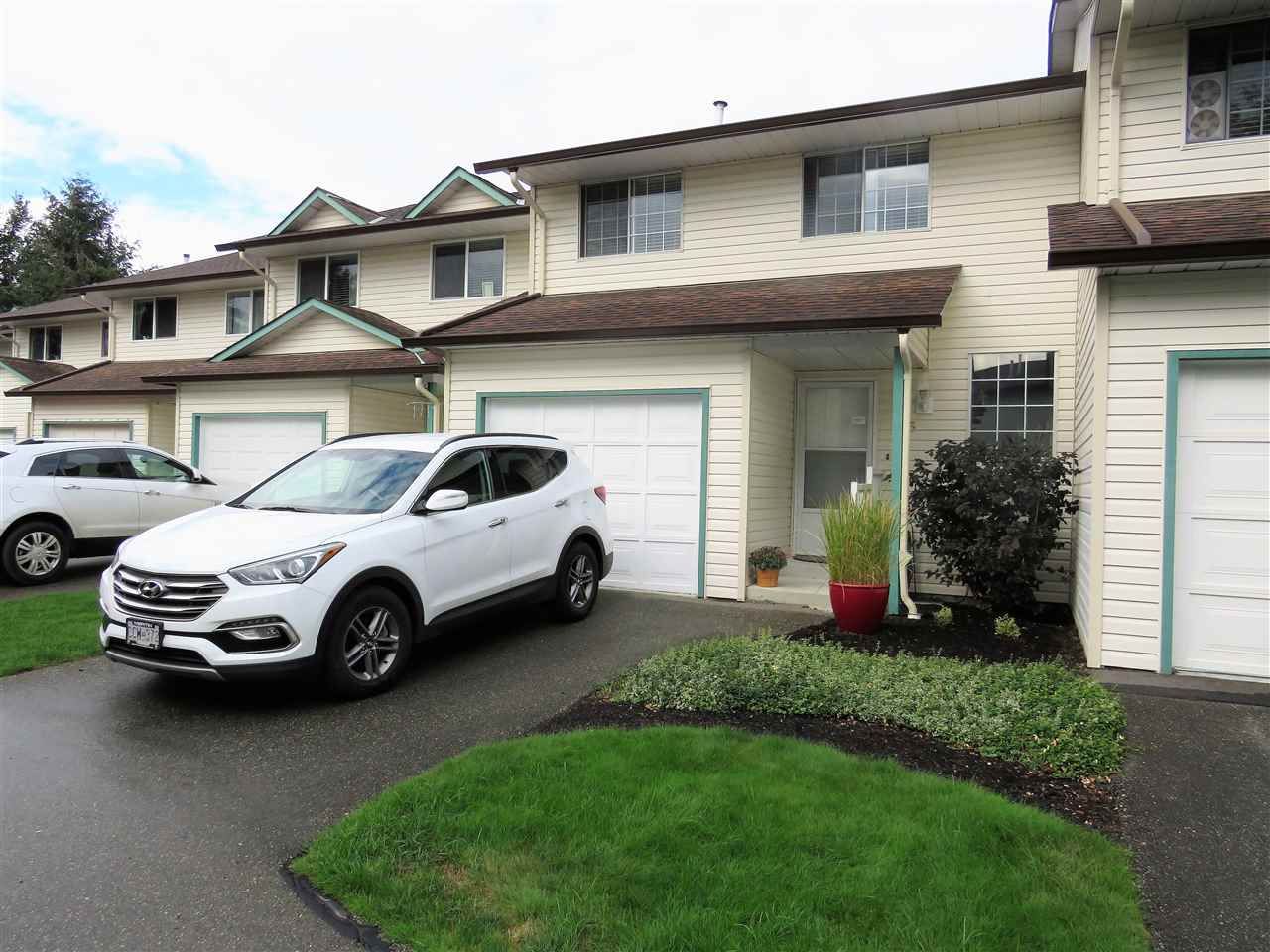 Main Photo: 5 45640 STOREY Avenue in Sardis: Sardis West Vedder Rd Townhouse for sale in "WHISPERING PINES" : MLS®# R2306187