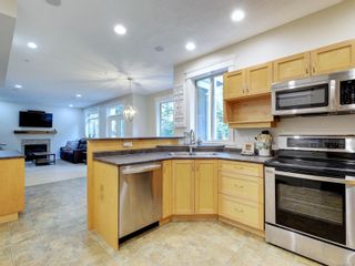 Photo 8: 2997 Lakewood Pl in Langford: La Westhills House for sale : MLS®# 896616