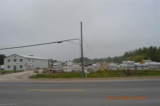 Photo 3: 1683 W Fanshawe Park Road in London: North T Commercial for sale (North)  : MLS®# 40372765