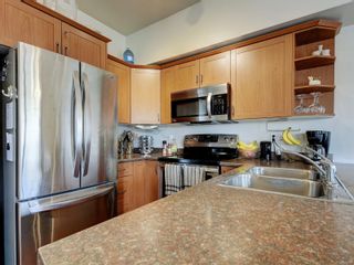 Photo 10: 108 360 Goldstream Ave in Colwood: Co Colwood Corners Condo for sale : MLS®# 900877