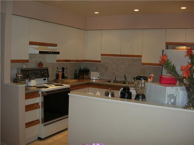 Photo 2: Photos: # 2301 33 CHESTERFIELD PL in North Vancouver: Lower Lonsdale Condo for sale in "HARBOURVIEW PARK" : MLS®# V843183