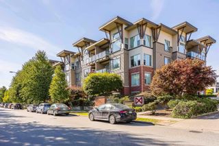 Photo 2: 410 33539 HOLLAND Avenue in Abbotsford: Central Abbotsford Condo for sale in "THE CROSSING" : MLS®# R2862430