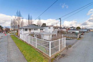 Photo 3: 3206 E 1ST Avenue in Vancouver: Renfrew VE House for sale (Vancouver East)  : MLS®# R2482468