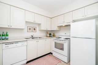 Photo 3: 506 1833 FRANCES Street in Vancouver: Hastings Condo for sale in "Panorama Gardens" (Vancouver East)  : MLS®# R2878828