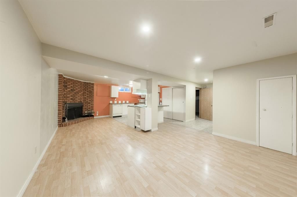 Photo 17: Photos: 7715 34 Avenue NW in Calgary: Bowness Detached for sale : MLS®# A1086301