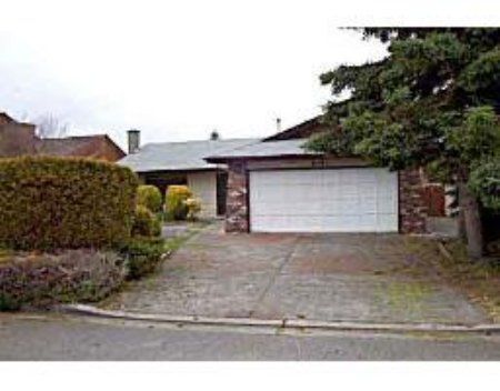 Main Photo: 8151 OSGOODE DRIVE: House for sale (Broadmoor)  : MLS®# 396502