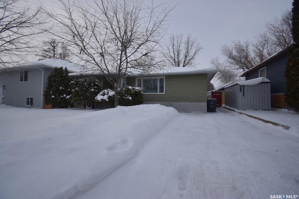Main Photo: 221 V Avenue North in Saskatoon: Mount Royal SA Residential for sale : MLS®# SK916666