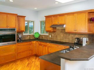 Photo 8: 5 915 Glen Vale Rd in VICTORIA: Es Kinsmen Park House for sale (Esquimalt)  : MLS®# 791803