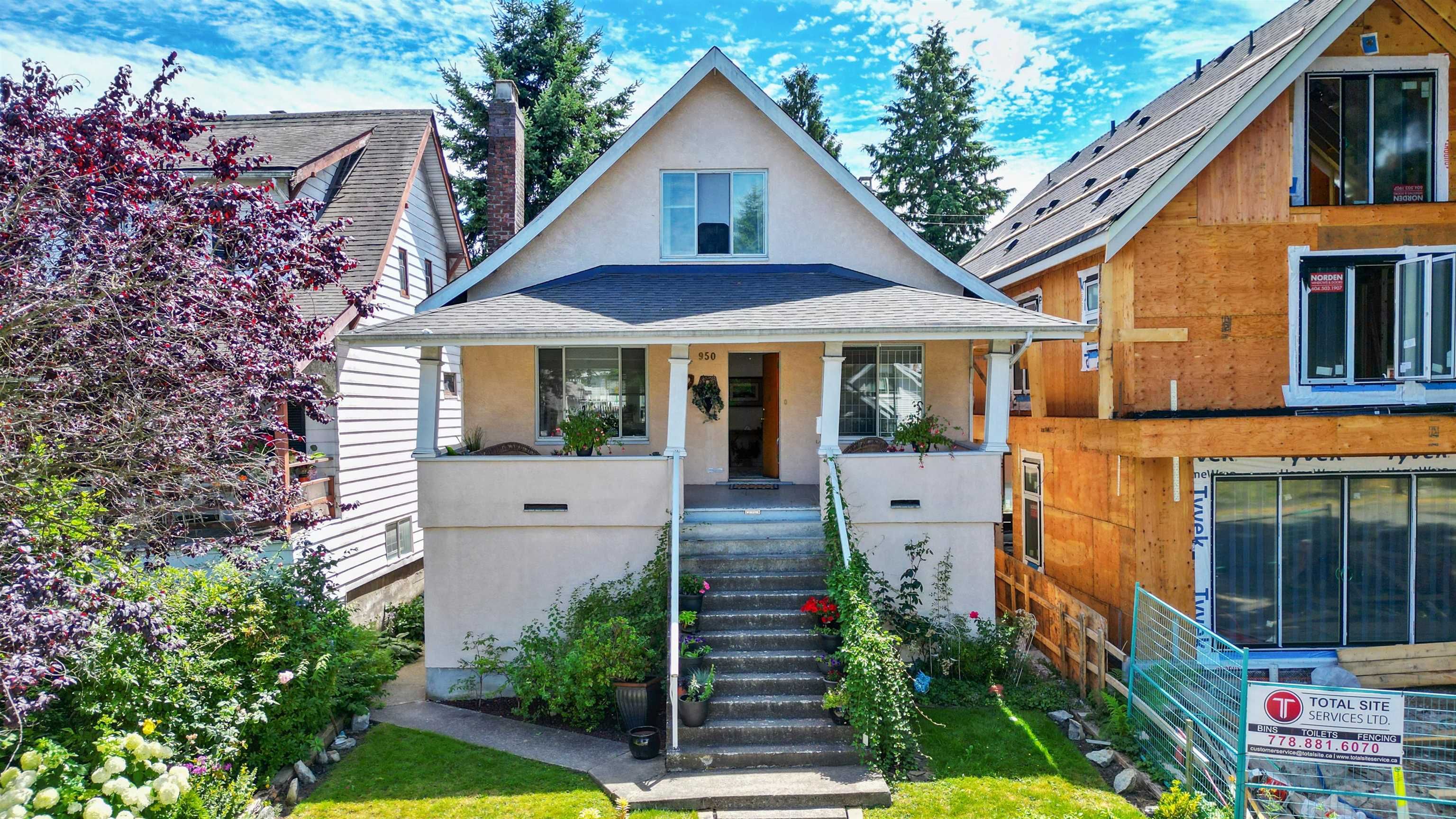 Main Photo: 950 W 17TH Avenue in Vancouver: Cambie House for sale (Vancouver West)  : MLS®# R2800115