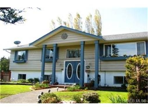 Main Photo:  in VICTORIA: SE Gordon Head House for sale (Saanich East)  : MLS®# 468532