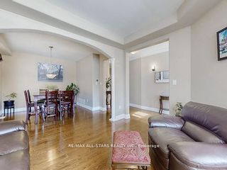 Photo 2: 29 Yorkleigh Circle in Whitchurch-Stouffville: Stouffville House (2-Storey) for sale : MLS®# N8275938