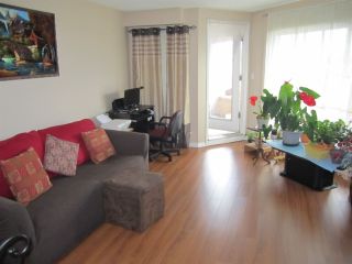 Photo 3: 318 6939 GILLEY Avenue in Burnaby: Highgate Condo for sale in "VENTURA PLACE" (Burnaby South)  : MLS®# R2103318