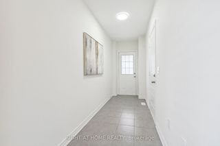 Photo 2: 17 Wandering Way in Whitby: Taunton North House (3-Storey) for sale : MLS®# E8453016