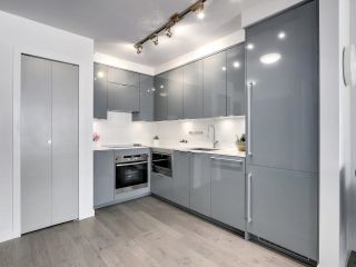 Photo 12: 911 161 W GEORGIA Street in Vancouver: Downtown VW Condo for sale in "Cosmo" (Vancouver West)  : MLS®# R2816708