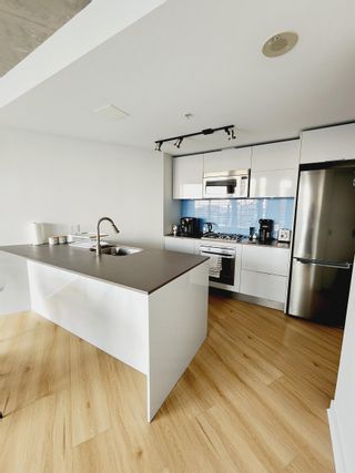 Photo 2: 2809 128 W CORDOVA Street in Vancouver: Downtown VW Condo for sale in "Woodwards - W43" (Vancouver West)  : MLS®# R2871880