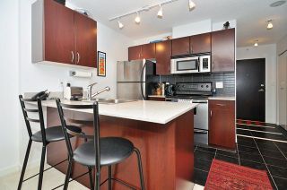 Photo 4: 1332 938 SMITHE Street in Vancouver: Downtown VW Condo for sale (Vancouver West)  : MLS®# R2236928