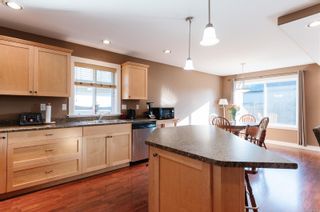 Photo 2: 3647 Jasper Ave in Campbell River: CR Willow Point House for sale : MLS®# 916290