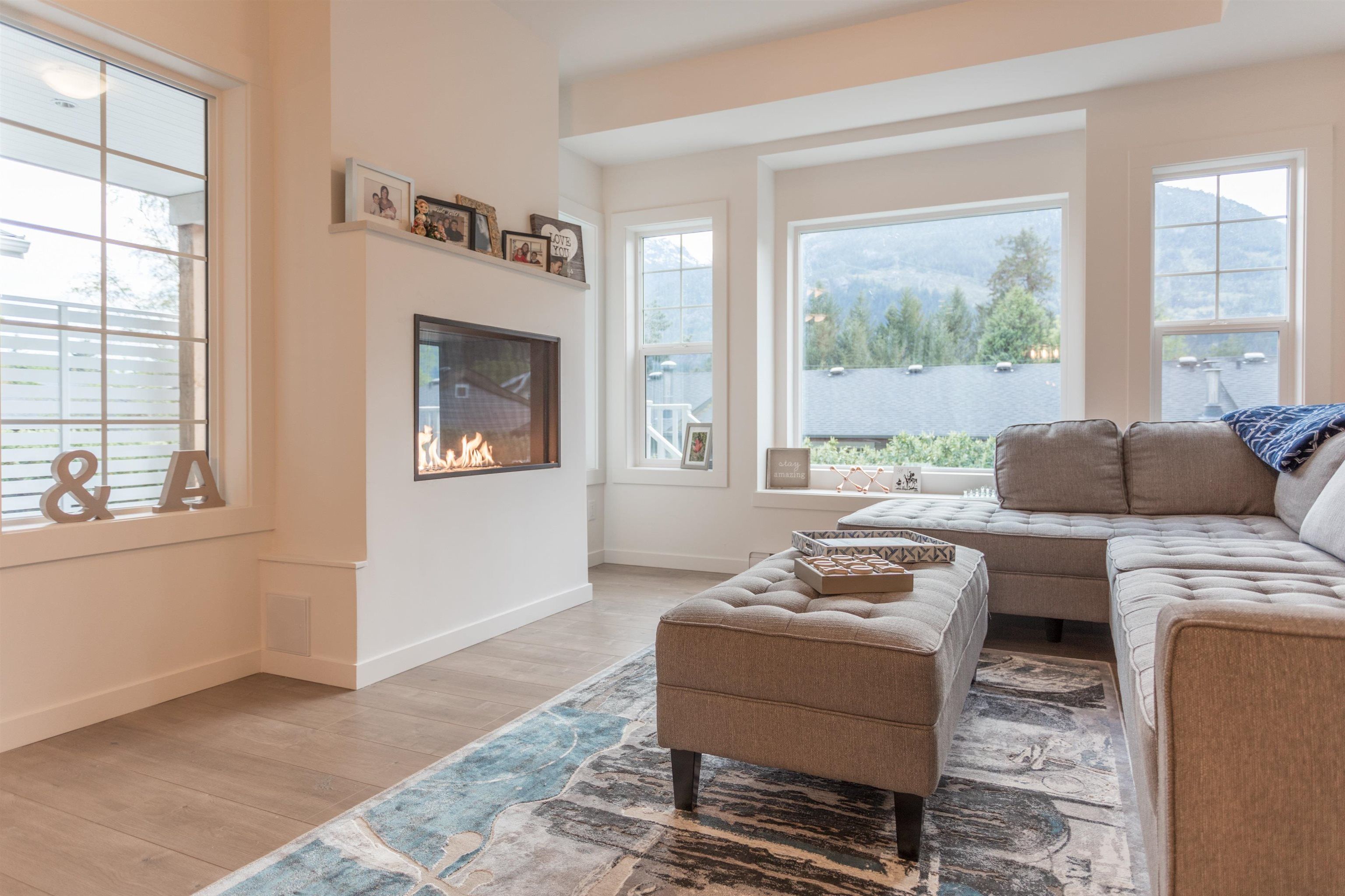 Main Photo: 5 39885 GOVERNMENT Road in Squamish: Northyards House for sale in "Abbey Lane" : MLS®# R2731302