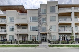Photo 2: 202 11 BURMA STAR Road SW in Calgary: Currie Barracks Apartment for sale : MLS®# C4270968