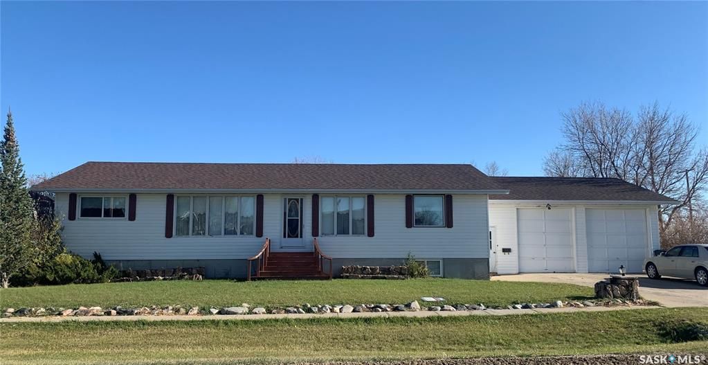 Main Photo: 403 Martin Crescent in Sedley: Residential for sale : MLS®# SK873797