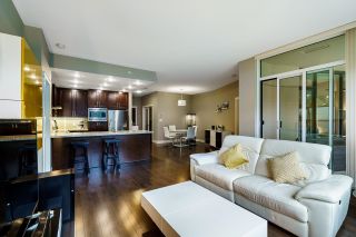 Photo 9: 710 1415 PARKWAY Boulevard in Coquitlam: Westwood Plateau Condo for sale in "CASCADES" : MLS®# R2621371