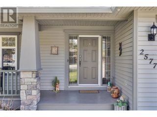 Photo 2: 2577 Bridlehill Court in West Kelowna: House for sale : MLS®# 10310330