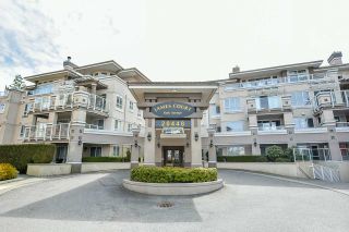 Photo 1: 104 20448 PARK Avenue in Langley: Langley City Condo for sale in "James Court" : MLS®# R2497317