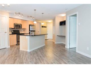Photo 10: 206 120 COUNTRY VILLAGE Circle NE in Calgary: Country Hills Village Condo for sale : MLS®# C4028039