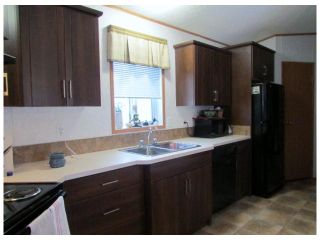 Photo 3: 8611 79A Street in Fort St. John: Fort St. John - City SE Manufactured Home for sale in "WINFIELD ESTATES" (Fort St. John (Zone 60))  : MLS®# N241138