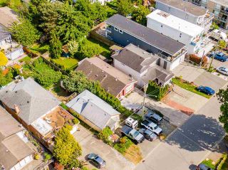 Photo 33: 850 PARKER Street: White Rock House for sale in "EAST BEACH" (South Surrey White Rock)  : MLS®# R2587340