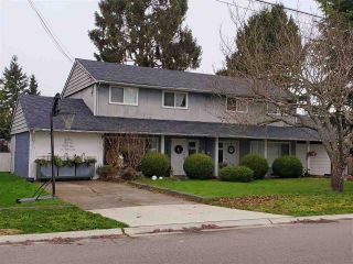 Photo 1: 5733 CRESCENT Drive in Delta: Hawthorne Duplex for sale (Ladner)  : MLS®# R2426569