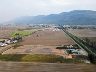 Photo 39: 38267 VYE Road in Abbotsford: Sumas Prairie Agri-Business for sale in "Barn" : MLS®# C8047161