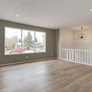 Photo 6: 56 Rundlefield Close NE in Calgary: Rundle Detached for sale : MLS®# A2052186