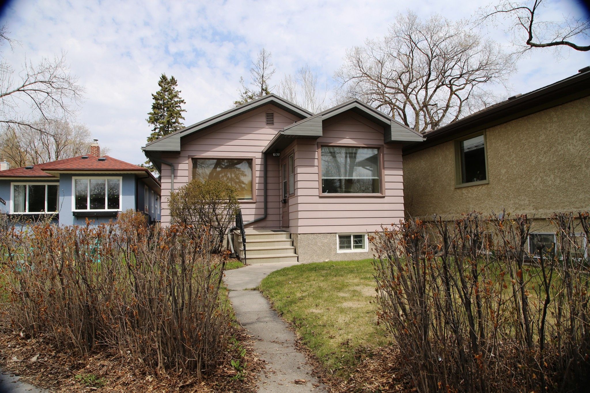 Welcome to 1061 Palmerston Ave. in Wolseley