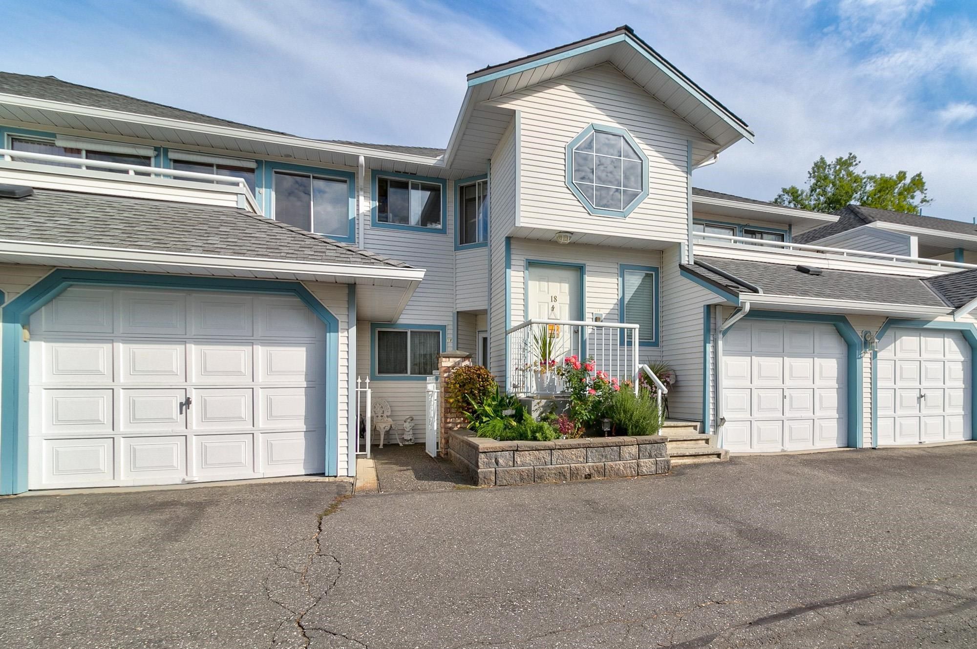 Main Photo: 19 19797 64 Avenue in Langley: Willoughby Heights Townhouse for sale in "Cheriton Park" : MLS®# R2726222
