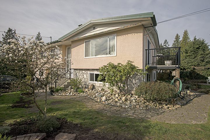 Main Photo: 536 SCHOOLHOUSE Street in Coquitlam: Central Coquitlam House for sale : MLS®# R2046785