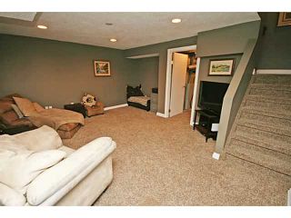 Photo 17: 151 123 QUEENSLAND Drive SE in CALGARY: Queensland Townhouse for sale (Calgary)  : MLS®# C3627911