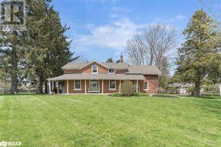Photo 1: 204 SPRUCE Crescent in Barrie: House for sale : MLS®# 40567597