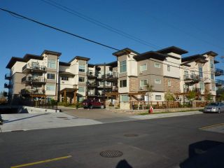Photo 1: 210 11935 BURNETT Street in Maple Ridge: East Central Condo for sale in "KENSINGTON PARK" : MLS®# R2052357
