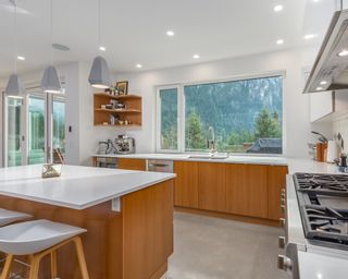Photo 9: 38525 SKY PILOT Drive in Squamish: Plateau House for sale in "Crumpit Woods" : MLS®# R2537196