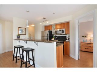 Photo 3: 202 1718 VENABLES Street in Vancouver: Grandview VE Condo for sale in "City View Terraces" (Vancouver East)  : MLS®# V992914