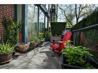 Photo 9: 1405 W 7TH Avenue in Vancouver: Fairview VW Townhouse for sale in "Siena of Portico" (Vancouver West)  : MLS®# V1060157