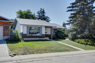 Photo 1: 135 Midridge Close SE in Calgary: Midnapore Detached for sale : MLS®# A1242361