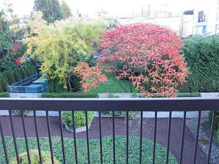 Photo 1: 306 620 SEVENTH Avenue in New Westminster: Uptown NW Condo for sale in "CHARTER HOUSE" : MLS®# V1032879