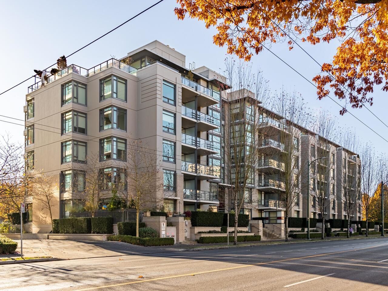 Main Photo: 209 750 W 12TH Avenue in Vancouver: Fairview VW Condo for sale in "TAPESTRY" (Vancouver West)  : MLS®# R2738816