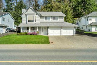 Photo 1: 3046 MCMILLAN Road in Abbotsford: Abbotsford East House for sale : MLS®# R2560396