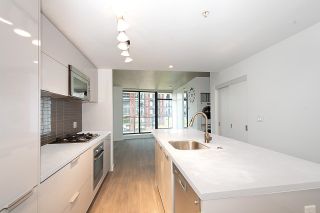 Photo 3: 1407 108 W CORDOVA Street in Vancouver: Downtown VW Condo for sale in "WOODWARDS" (Vancouver West)  : MLS®# R2740799